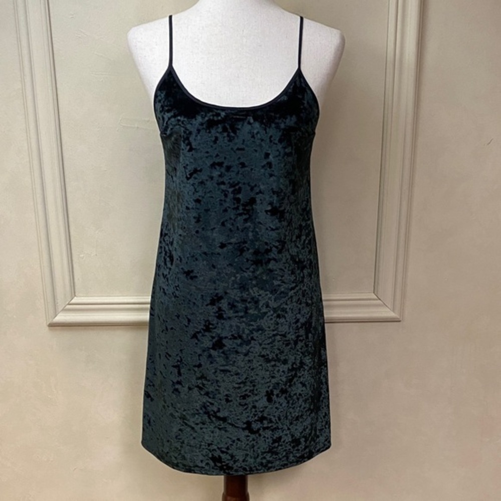 Victoria’s Secret Dark Emerald Green Crushed Velvet Negligee
